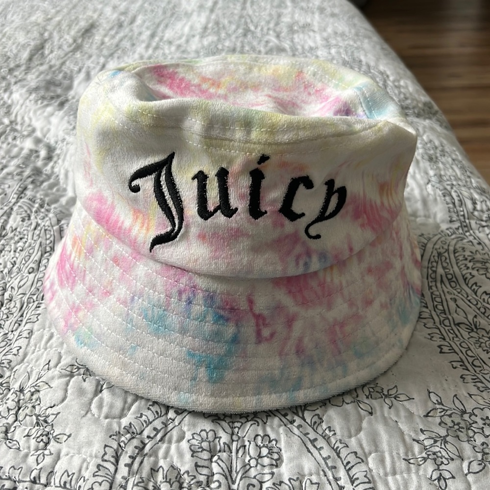 COPY - Forever 21 x Juicy Couture Bucket Hat